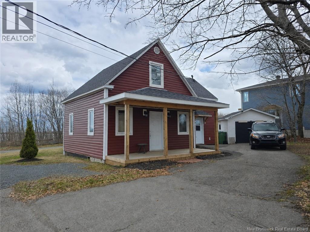 245 Pleasant, Bathurst, New Brunswick  E2A 3B3 - Photo 1 - NB139148