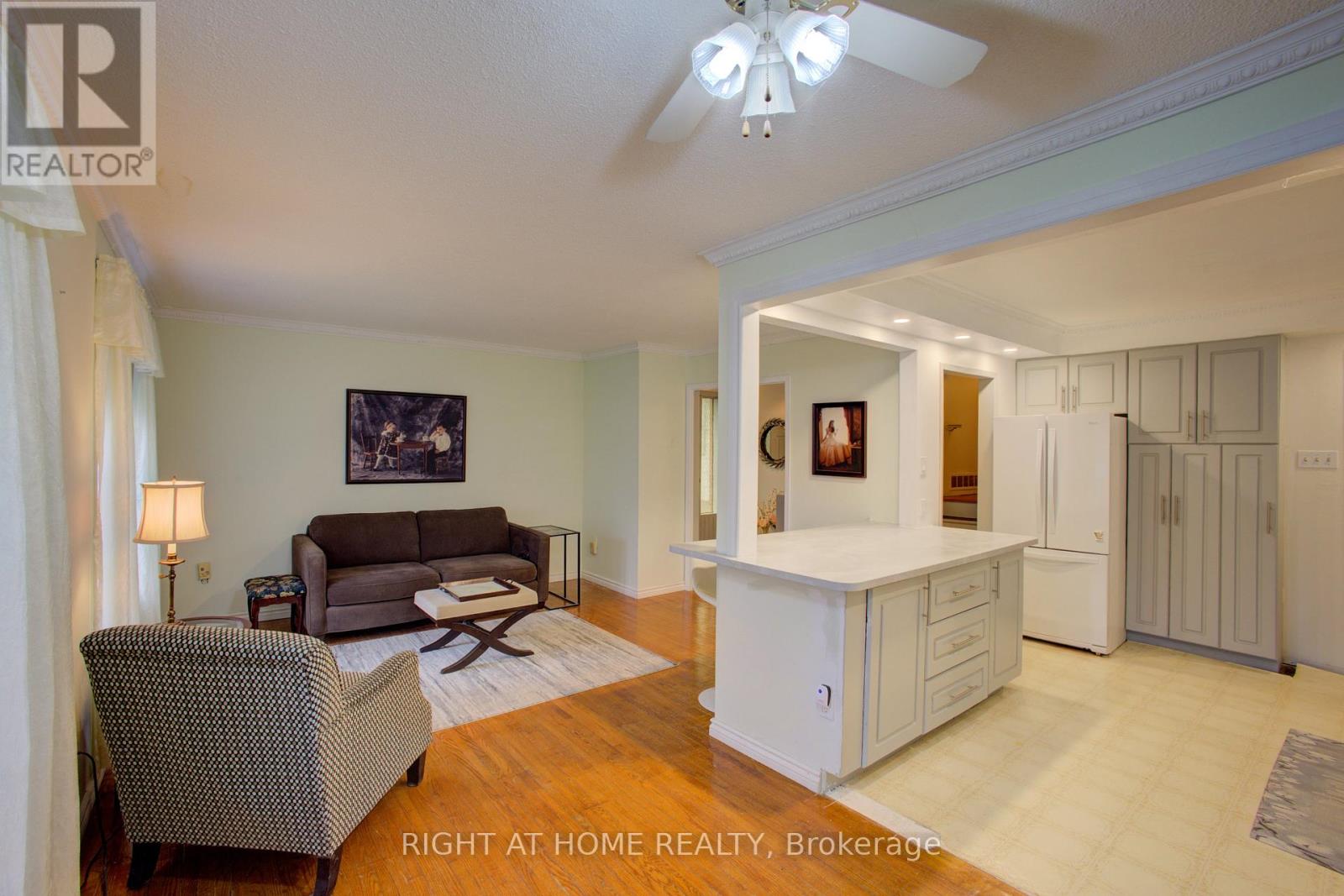 30 Parkview Drive, Orangeville, Ontario  L9W 1T3 - Photo 7 - W13109288