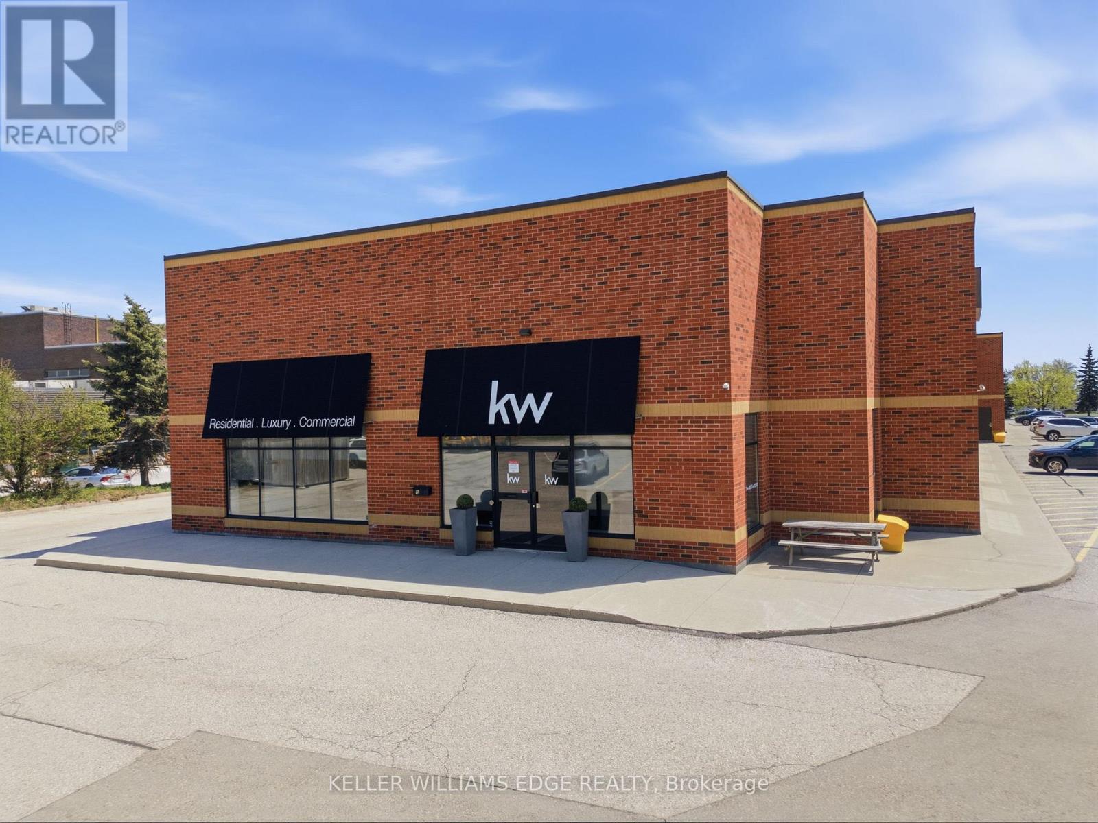 4 - 245 Wyecroft Road, Oakville, Ontario  L6K 3Y6 - Photo 1 - W13109346