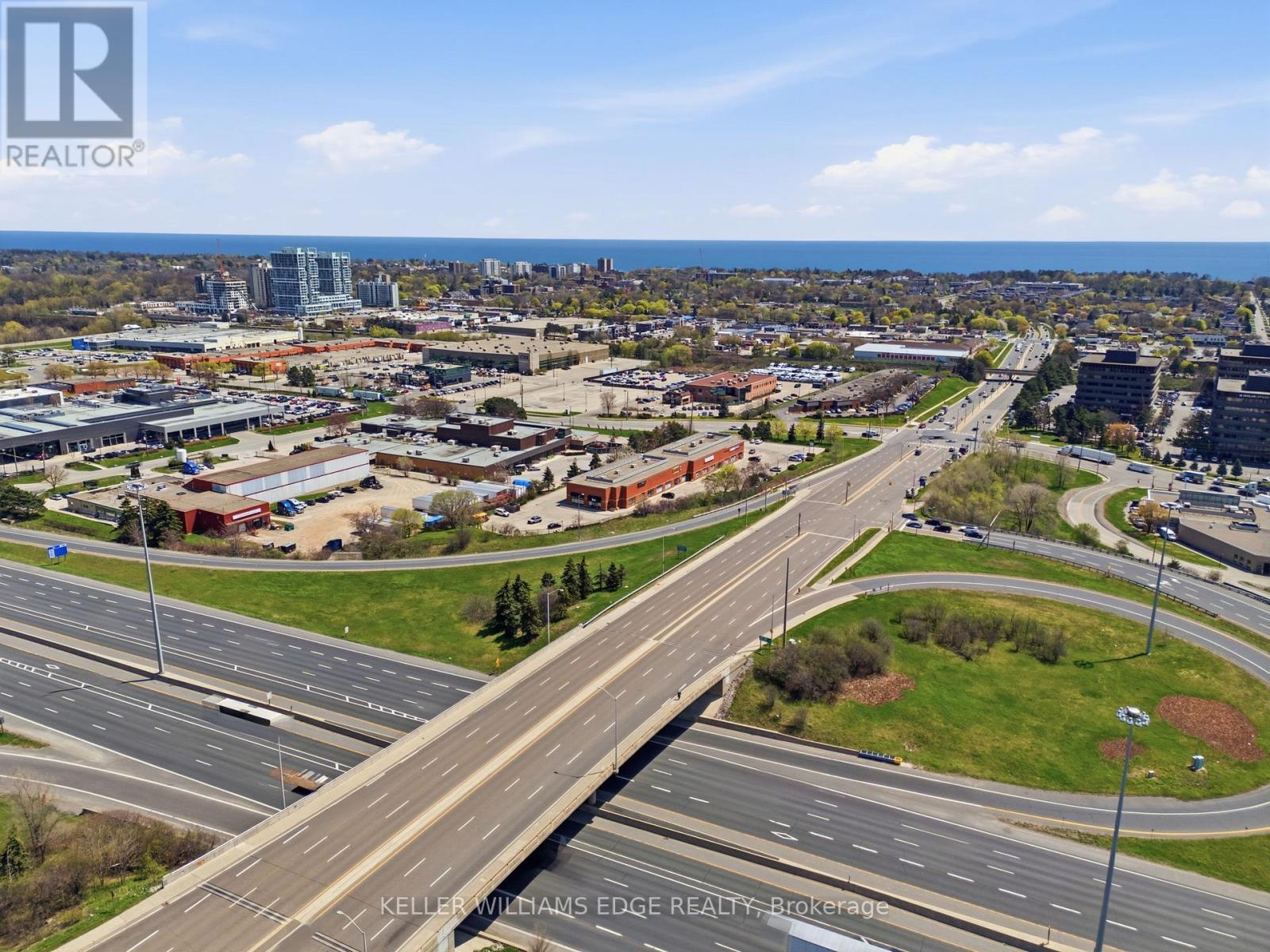 4 - 245 Wyecroft Road, Oakville, Ontario  L6K 3Y6 - Photo 4 - W13109346