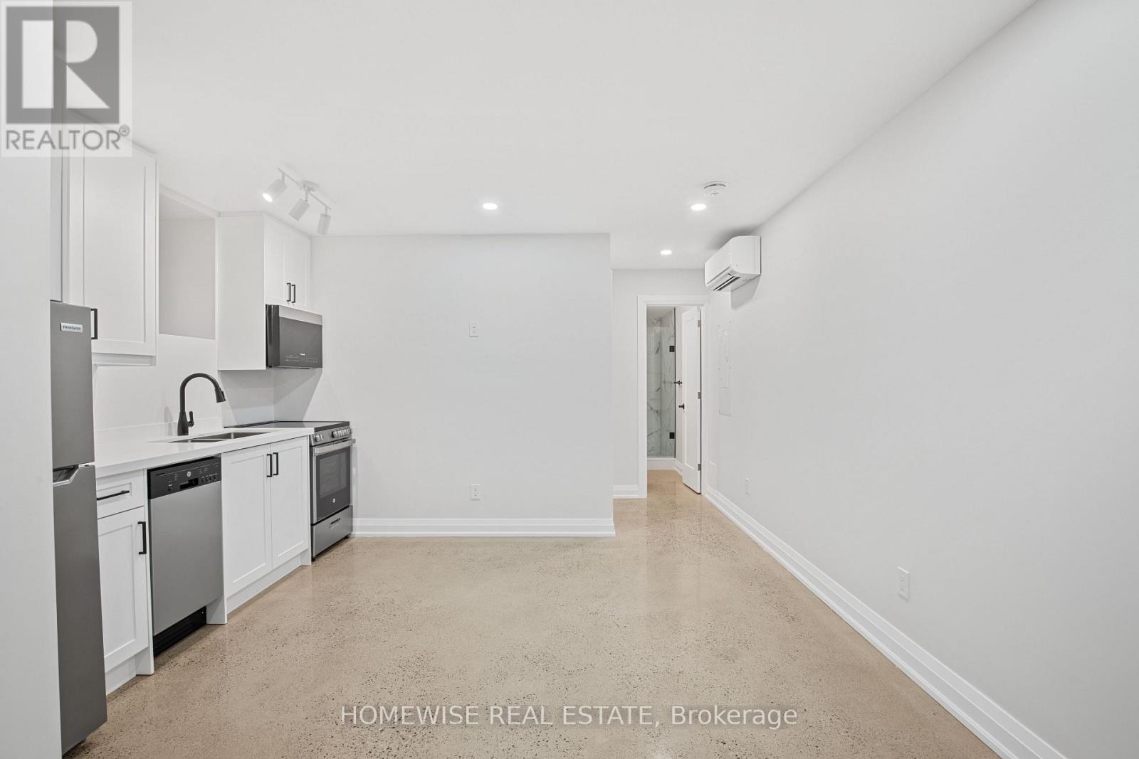 5 - 2563 Dundas Street W, Toronto, Ontario  M6P 1X6 - Photo 2 - W13109348