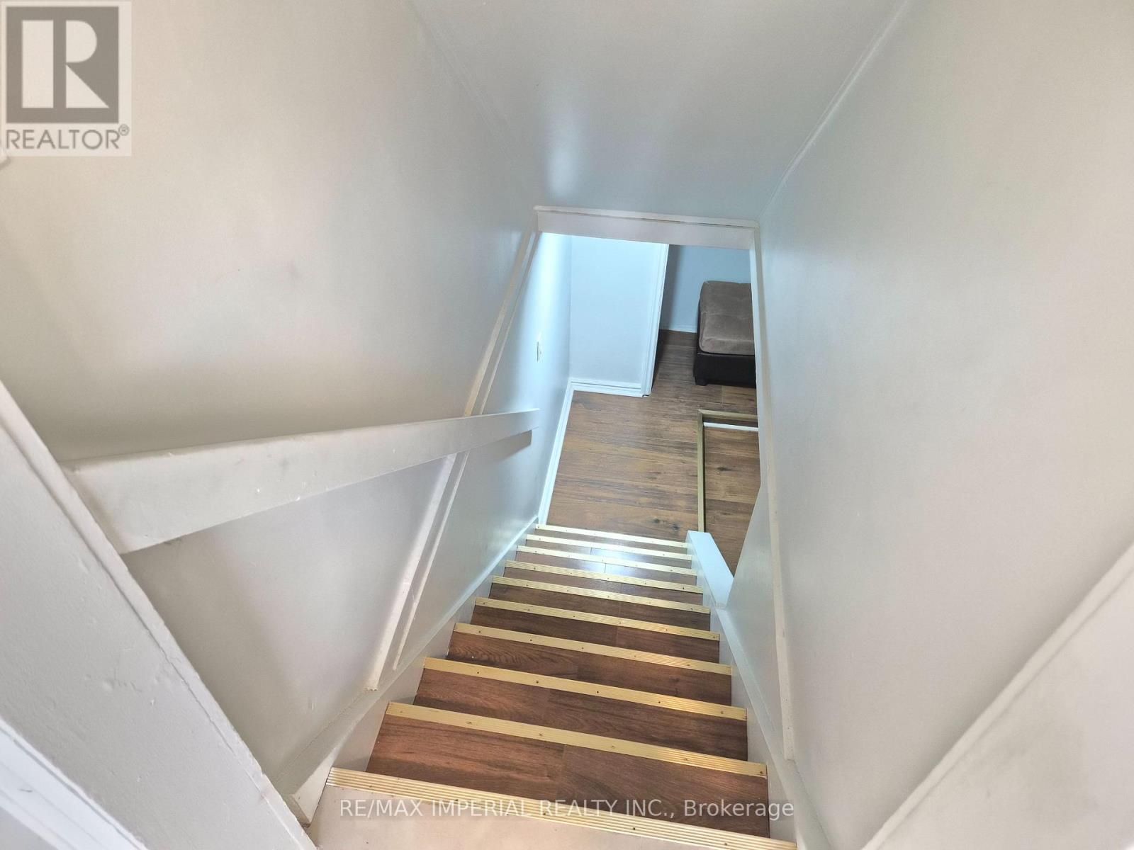 84 Basement Ruggles Avenue, Richmond Hill, Ontario  L4C 1Y2 - Photo 10 - N13064268