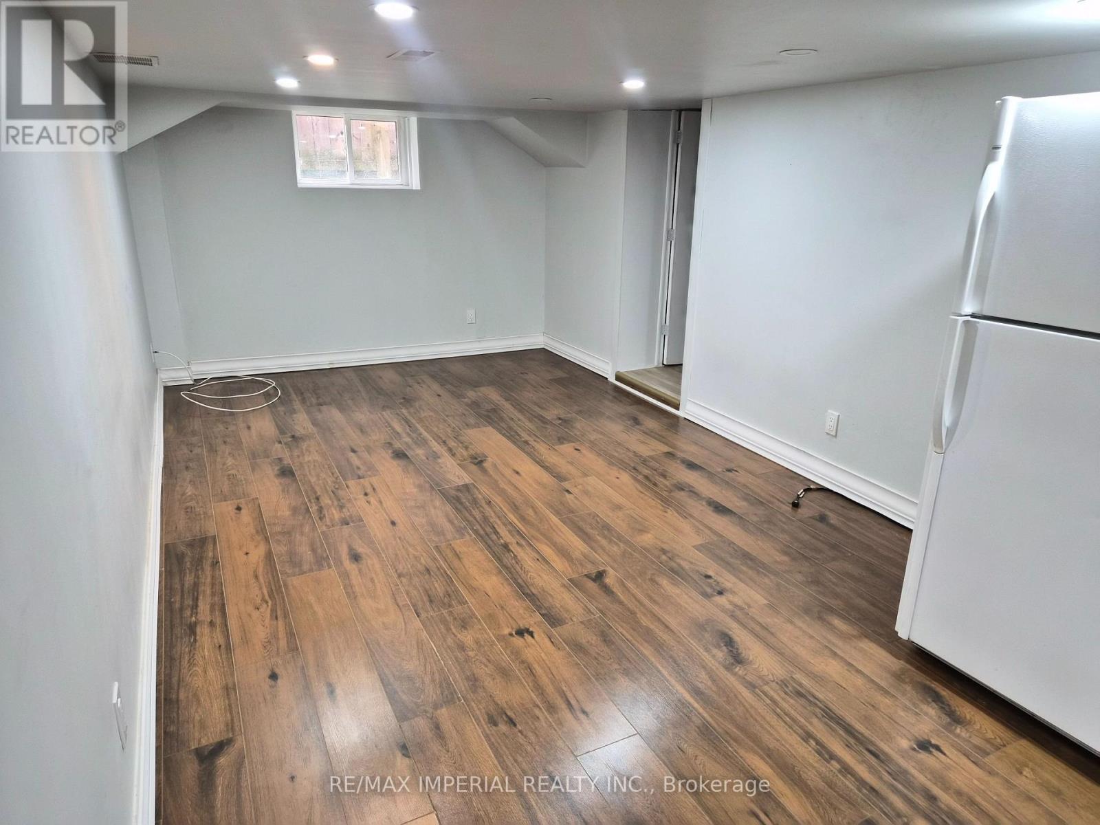 84 Basement Ruggles Avenue, Richmond Hill, Ontario  L4C 1Y2 - Photo 6 - N13064268