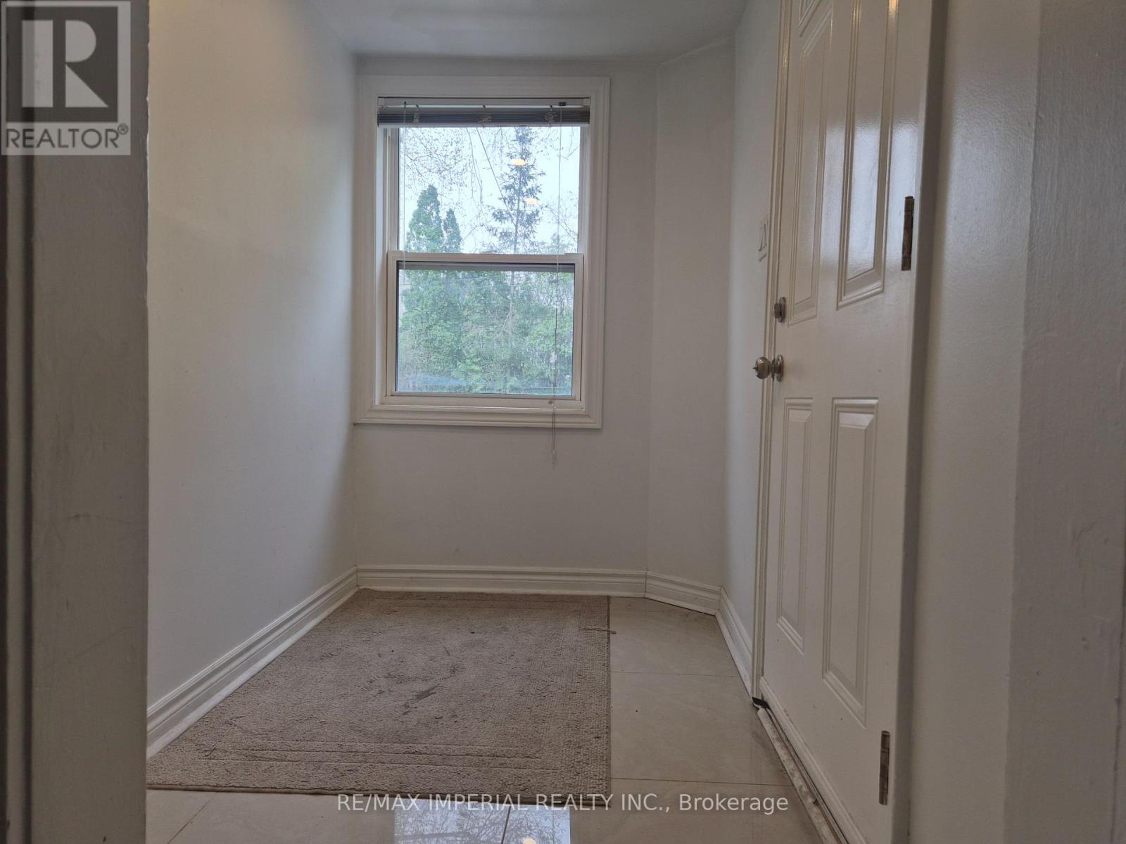 84 Basement Ruggles Avenue, Richmond Hill, Ontario  L4C 1Y2 - Photo 8 - N13064268