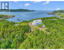 4 Green Cove Road