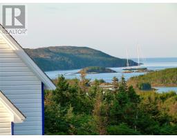 4 Green Cove Road