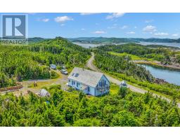 4 Green Cove Road