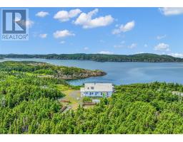 4 Green Cove Road