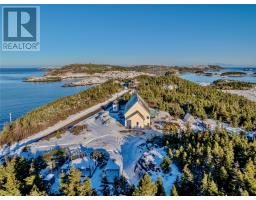 4 Green Cove Road