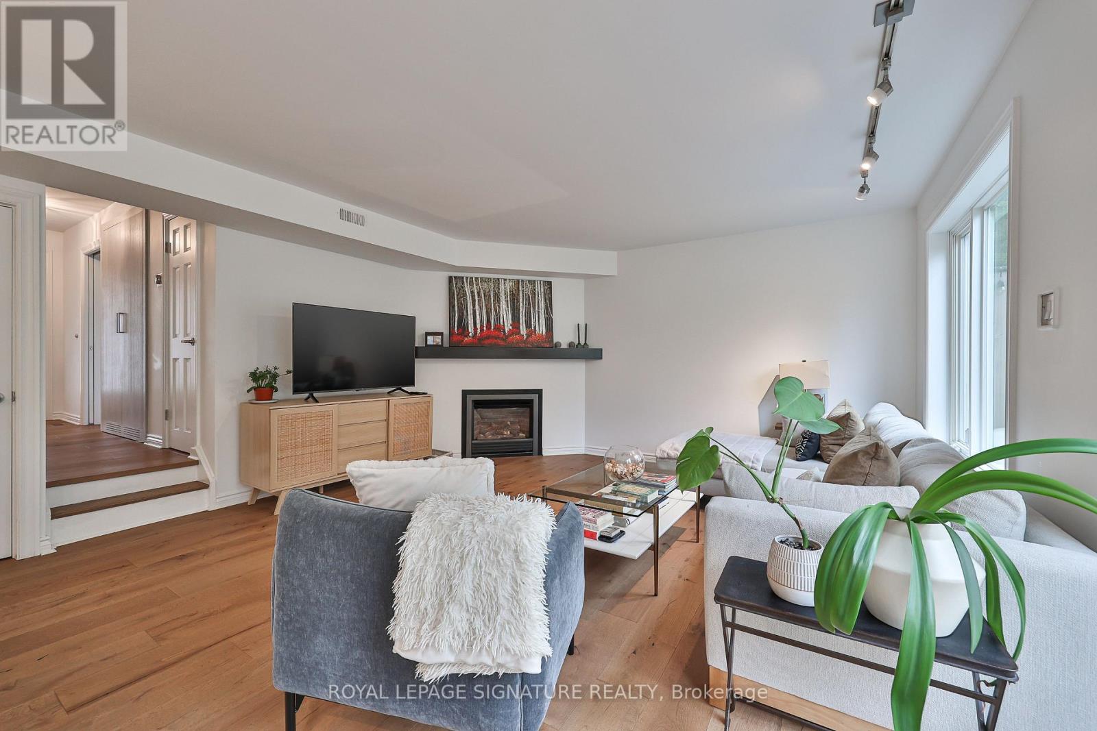151 Three Valleys Drive, Toronto, Ontario  M3A 3C1 - Photo 9 - C13109368