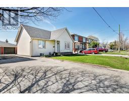 25 BURLINGAME ROAD, Toronto, Ontario