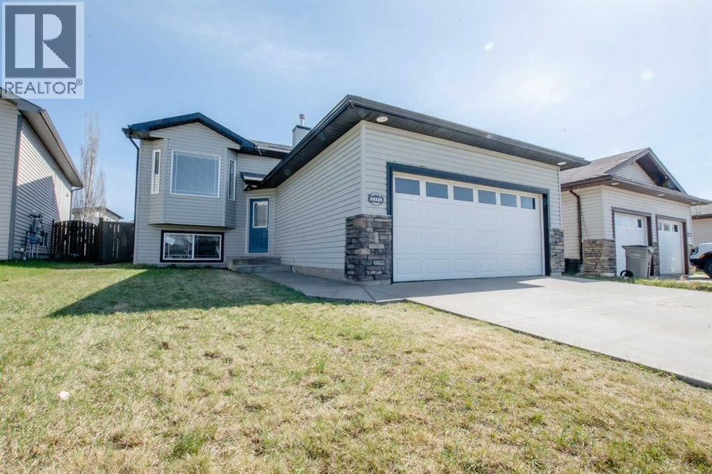 10225 Landing Drive, Grande Prairie, Alberta  T8X 0B5 - Photo 1 - A2308202