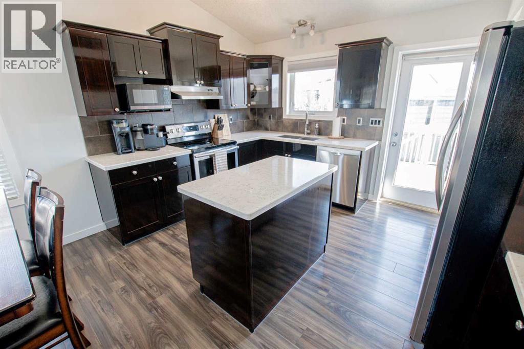 10225 Landing Drive, Grande Prairie, Alberta  T8X 0B5 - Photo 9 - A2308202