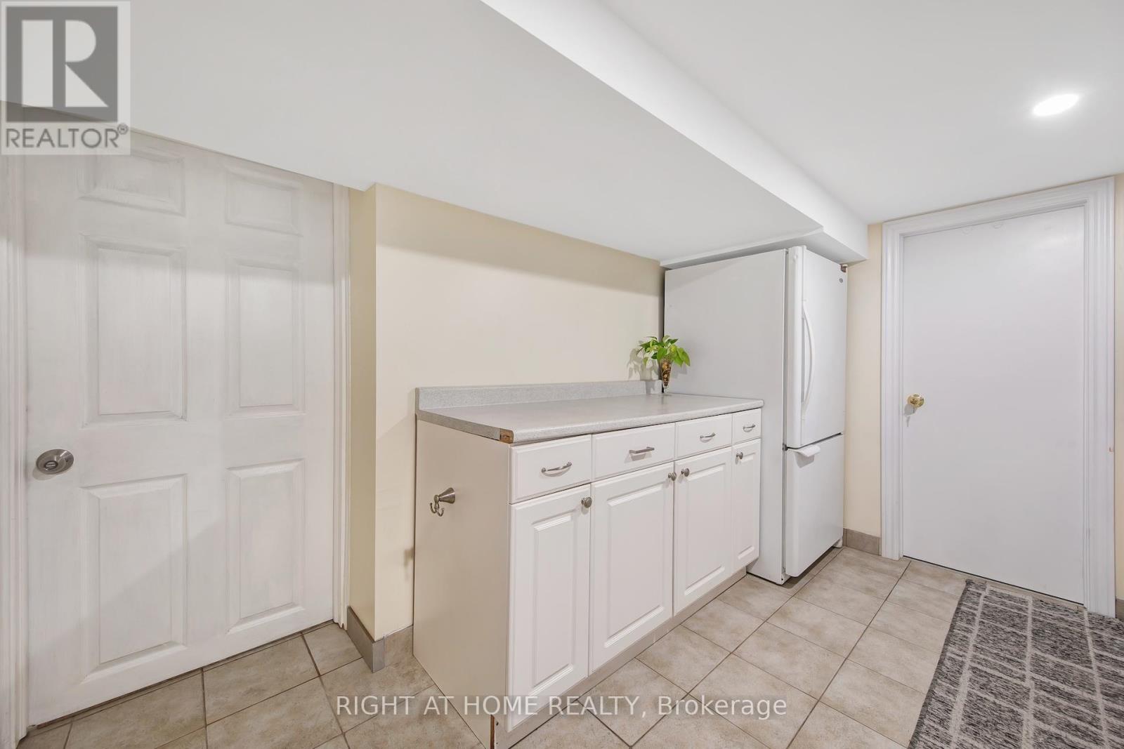 25 Burlingame Road, Toronto, Ontario  M8W 1Y7 - Photo 25 - W13045268