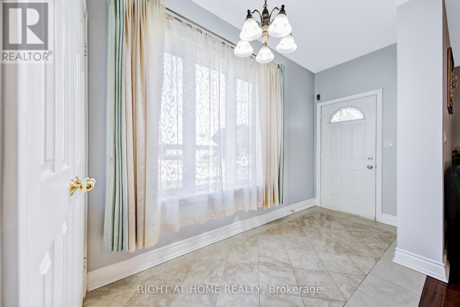 25 Burlingame Road, Toronto, Ontario  M8W 1Y7 - Photo 6 - W13045268