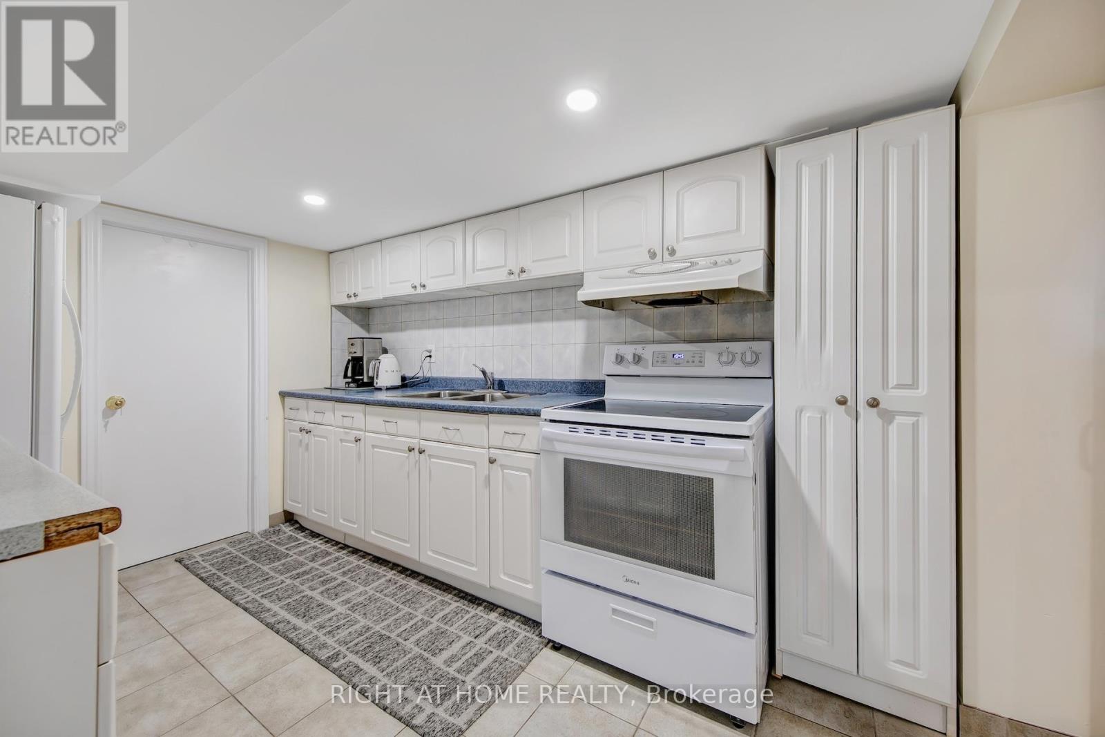 25 Burlingame Road, Toronto, Ontario  M8W 1Y7 - Photo 24 - W13045268