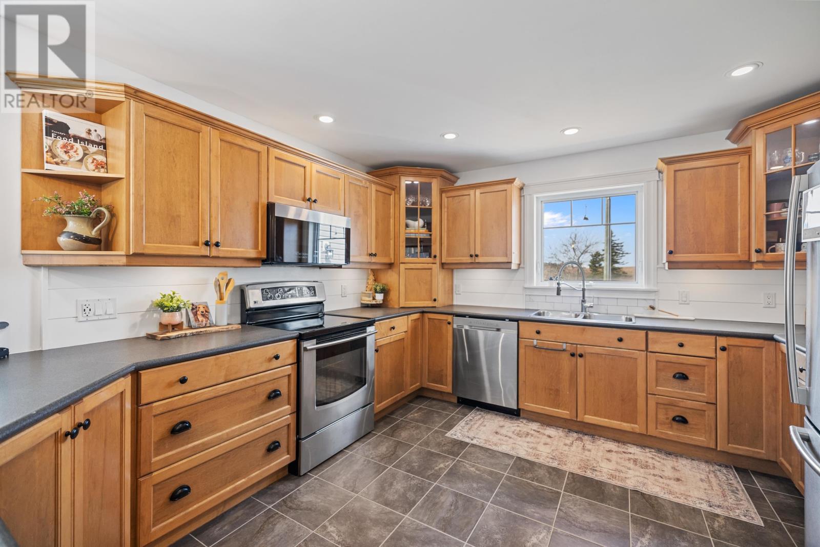 3332 48 Road, Rte 5, Elliottvale, Prince Edward Island  C0A 1T0 - Photo 12 - 202610365