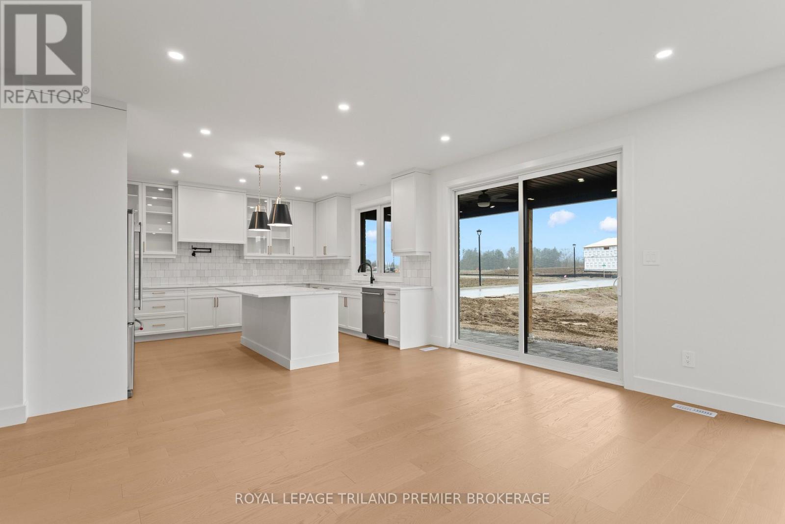 4197 Fallingbrook Road, London South, Ontario  N6P 0H8 - Photo 5 - X13089936