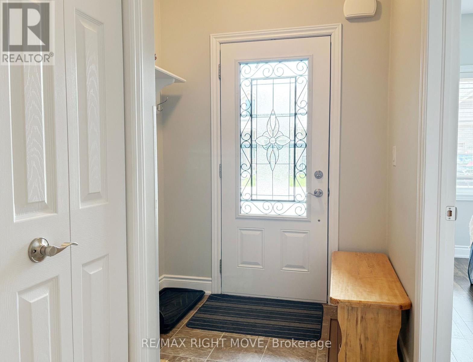 195 Lucy Lane, Orillia, Ontario  L3V 0G3 - Photo 2 - S13109378