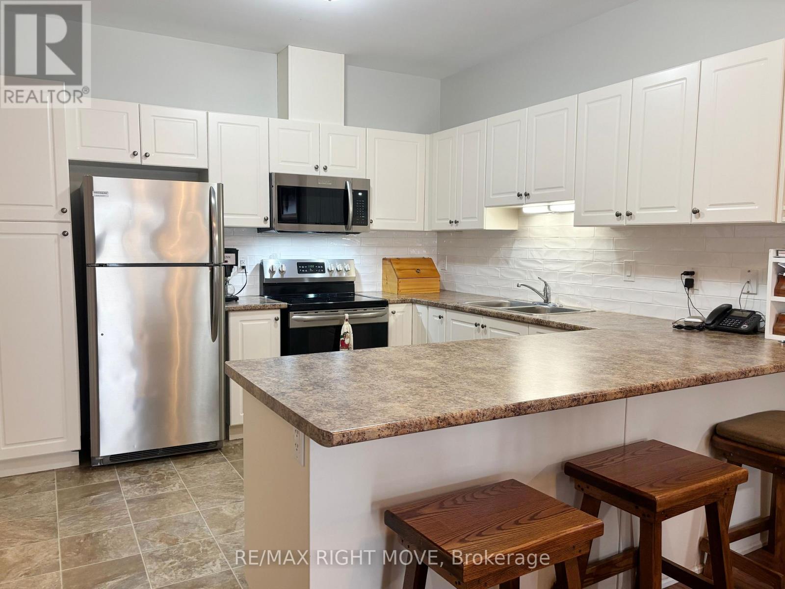 195 Lucy Lane, Orillia, Ontario  L3V 0G3 - Photo 7 - S13109378