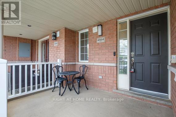 4864 Capri Crescent, Burlington, Ontario  L7M 0H8 - Photo 4 - W13109380