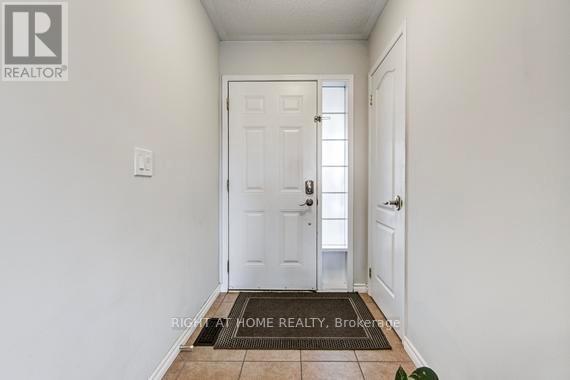 4864 Capri Crescent, Burlington, Ontario  L7M 0H8 - Photo 5 - W13109380