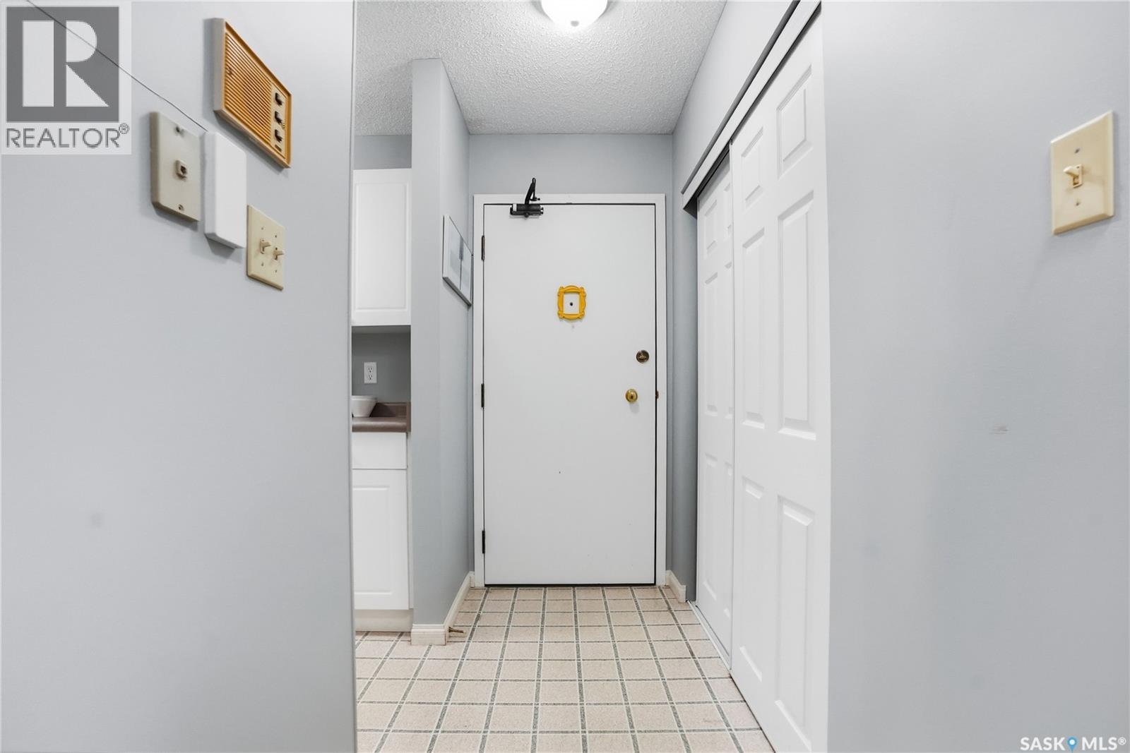 104 215 Tait Place, Saskatoon, Saskatchewan  S7H 5L5 - Photo 4 - SK035543