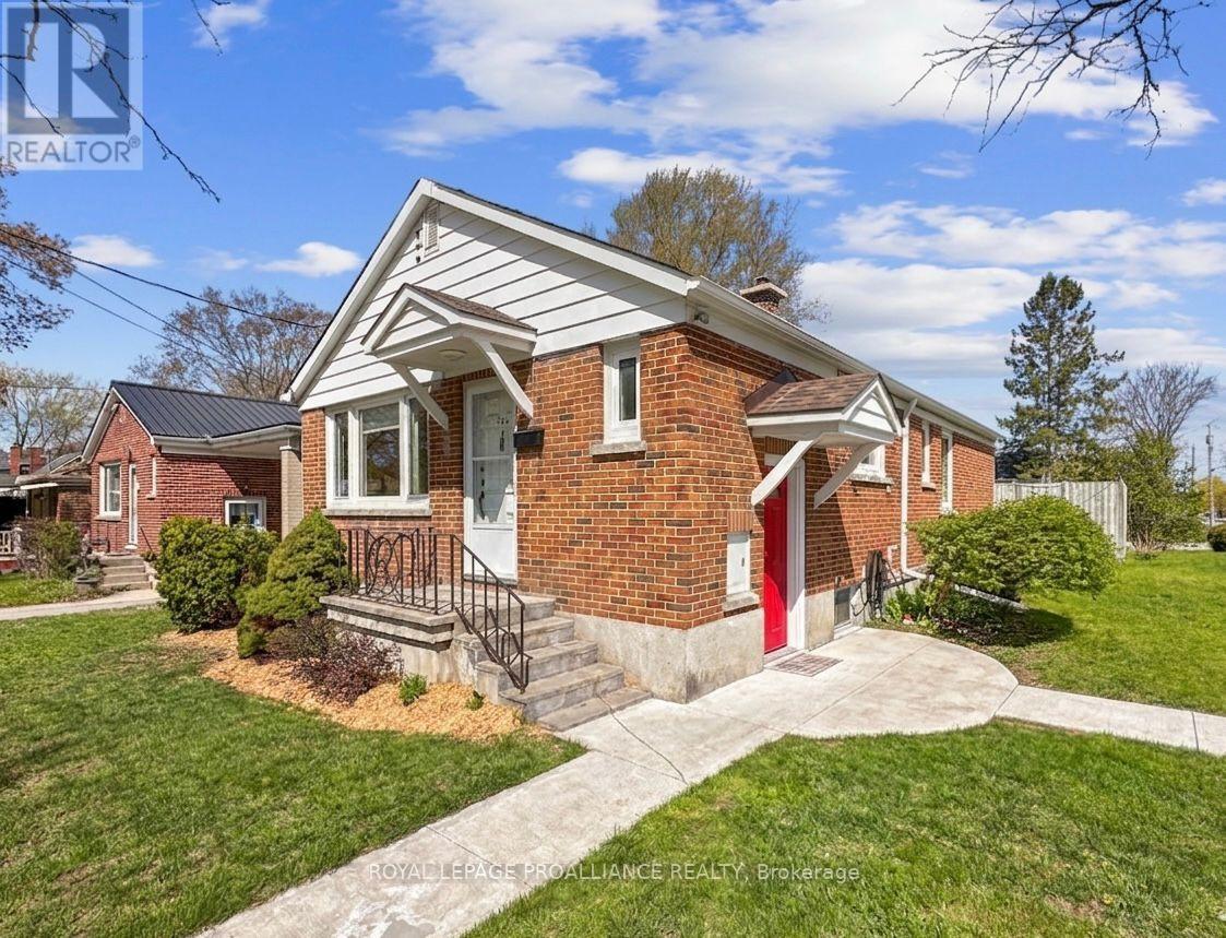 284 VICTORIA AVENUE, Belleville, Ontario