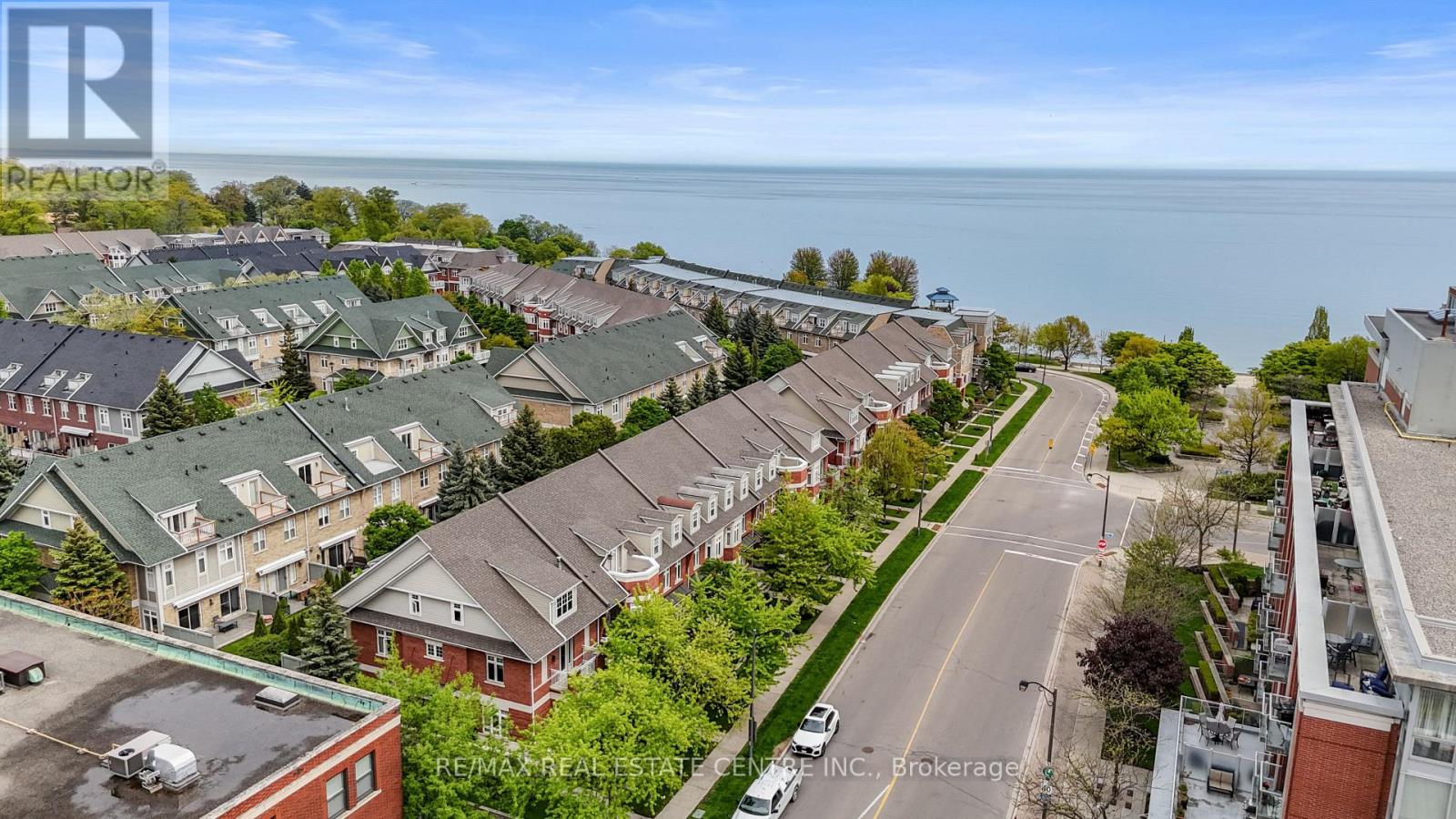 12 St. Lawrence Drive, Mississauga, Ontario  L5G 4V1 - Photo 2 - W13109276