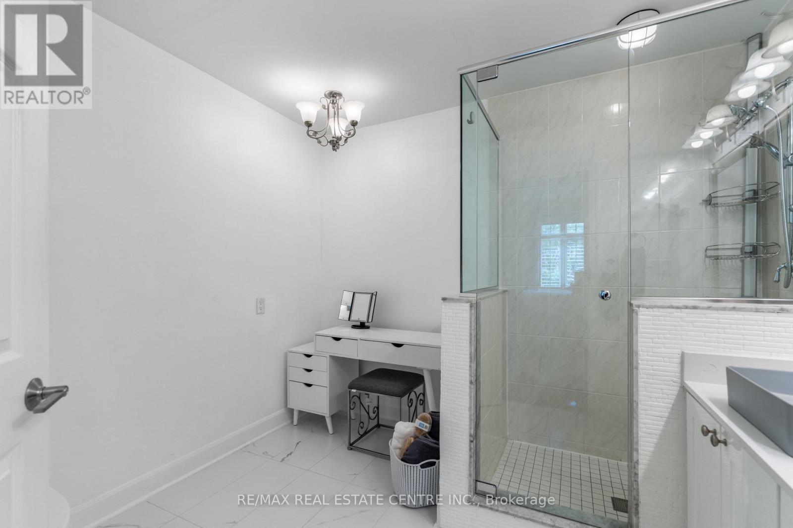 12 St. Lawrence Drive, Mississauga, Ontario  L5G 4V1 - Photo 18 - W13109276