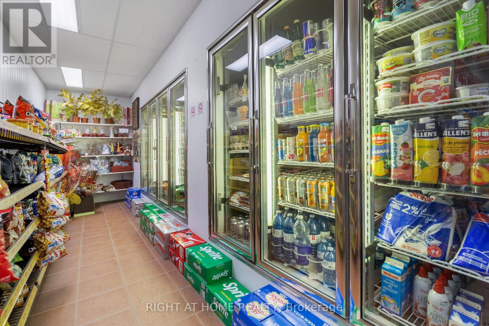 211 King Street, Unorganized Townships, Ontario  P0H 2J0 - Photo 8 - X13108564