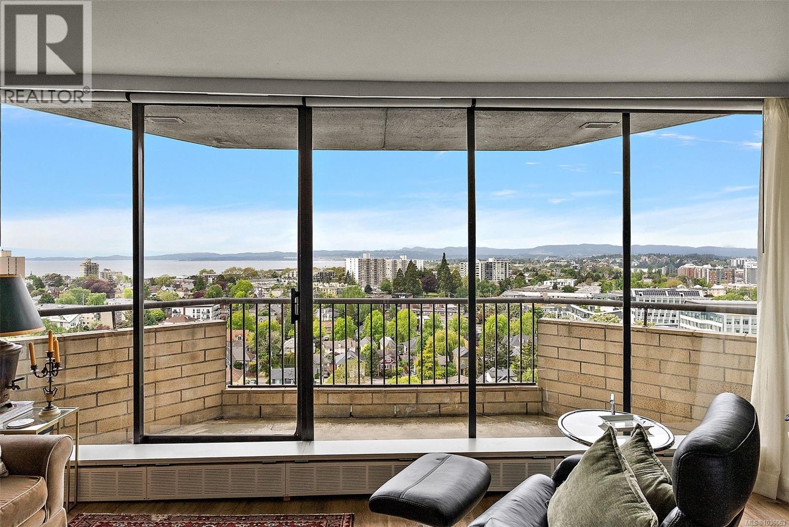 1503 620 Toronto St, Victoria, British Columbia  V8V 1P7 - Photo 1 - 1036063