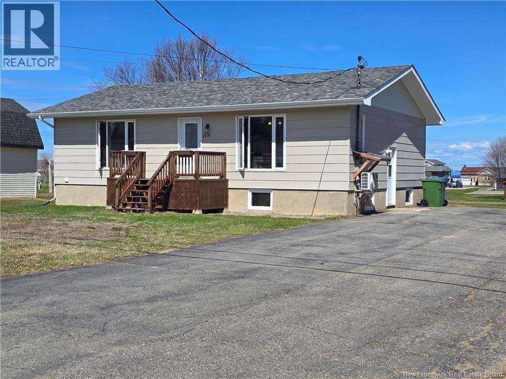 169 rue Louis de Lanteigne, Caraquet, New Brunswick