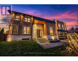 45 SEATON DRIVE, Aurora, Ontario