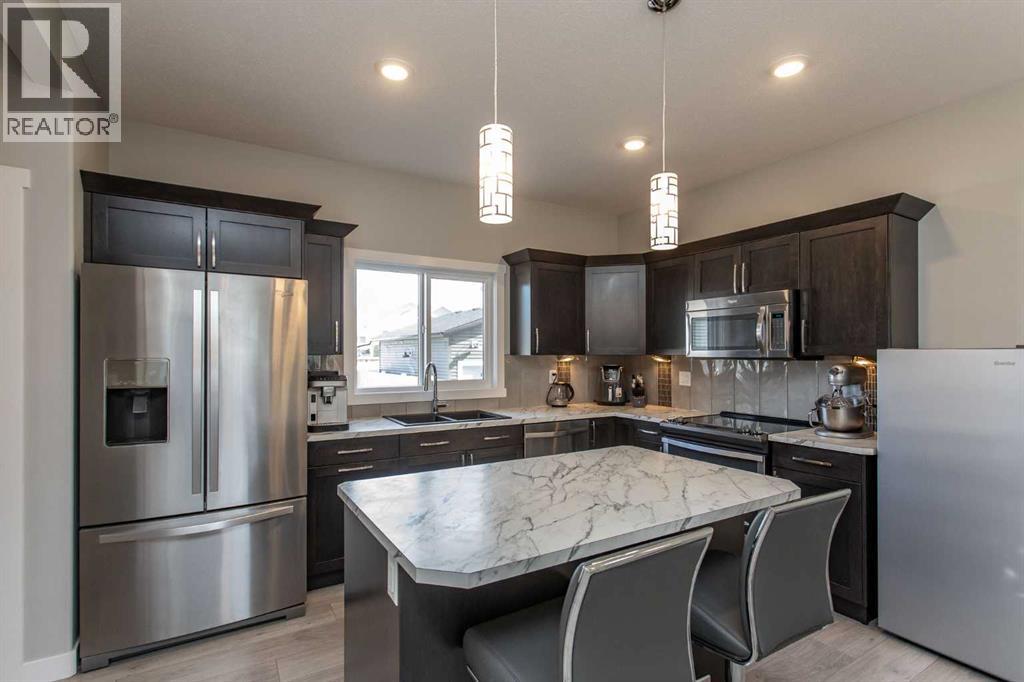 203 Livingston Close, Red Deer, Alberta  T4R 0S9 - Photo 9 - A2307774