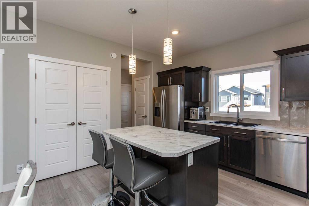 203 Livingston Close, Red Deer, Alberta  T4R 0S9 - Photo 11 - A2307774