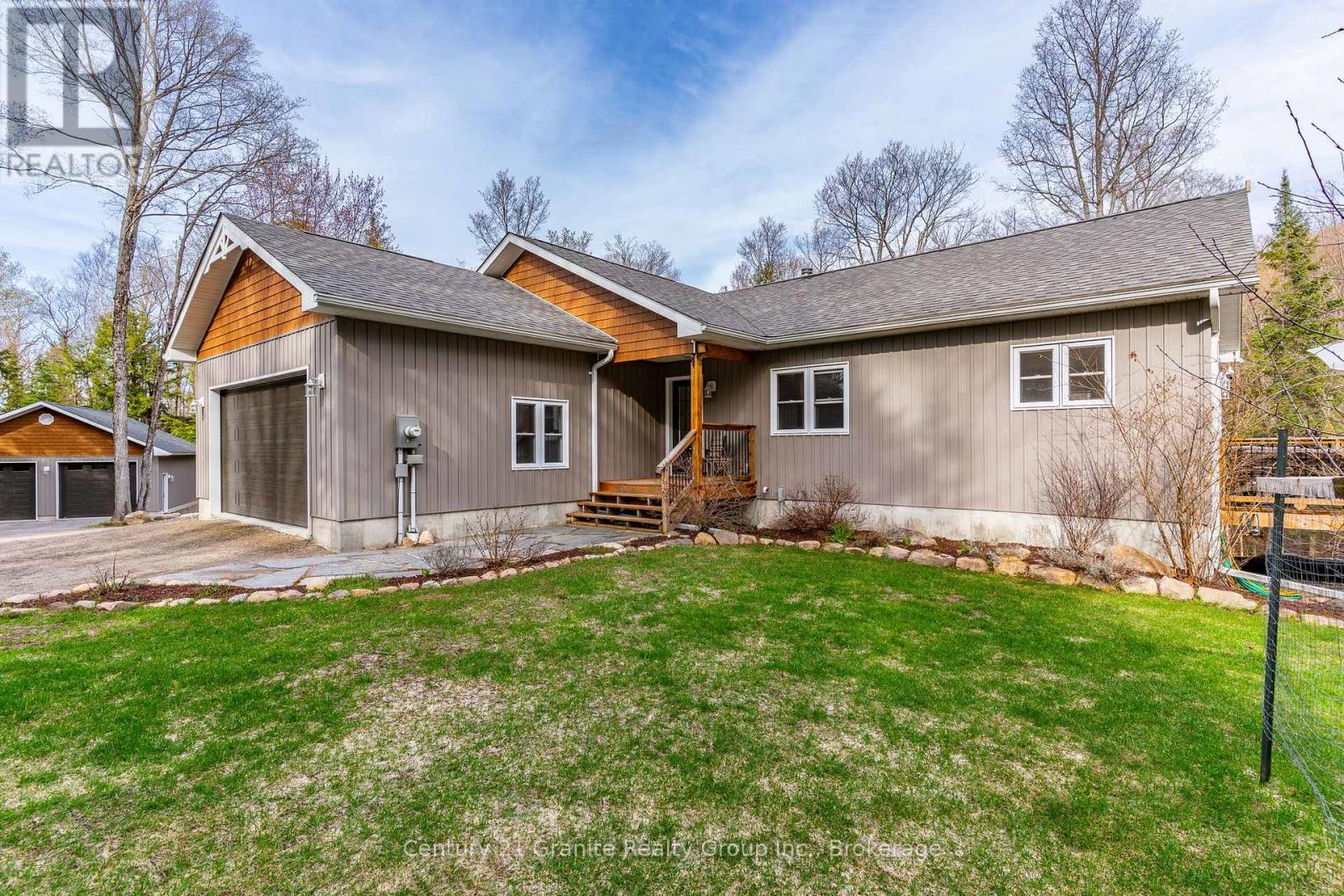 1208 Eagle Lake Road, Dysart Et Al, Ontario  K0M 1S0 - Photo 3 - X13109496