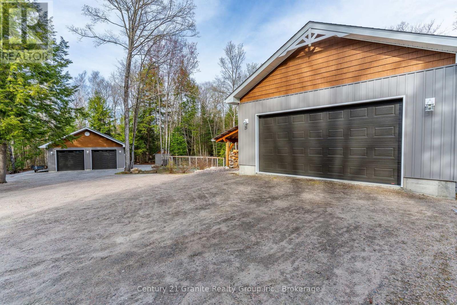 1208 Eagle Lake Road, Dysart Et Al, Ontario  K0M 1S0 - Photo 38 - X13109496