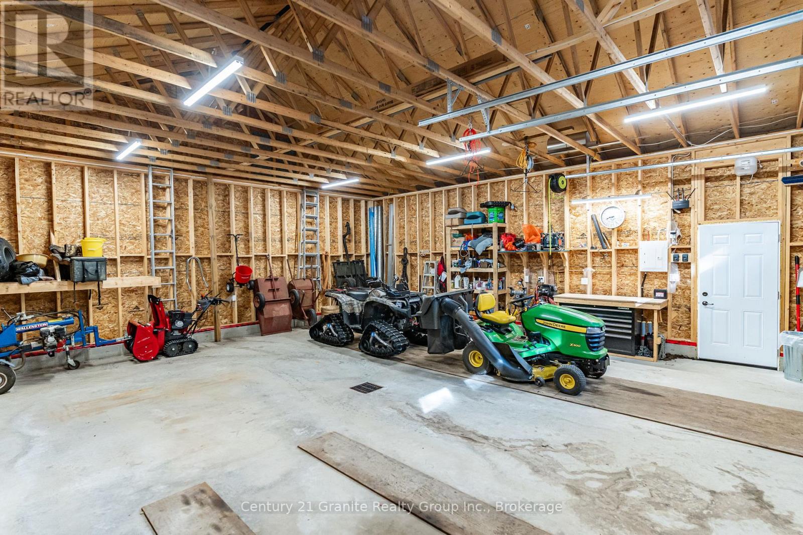 1208 Eagle Lake Road, Dysart Et Al, Ontario  K0M 1S0 - Photo 40 - X13109496