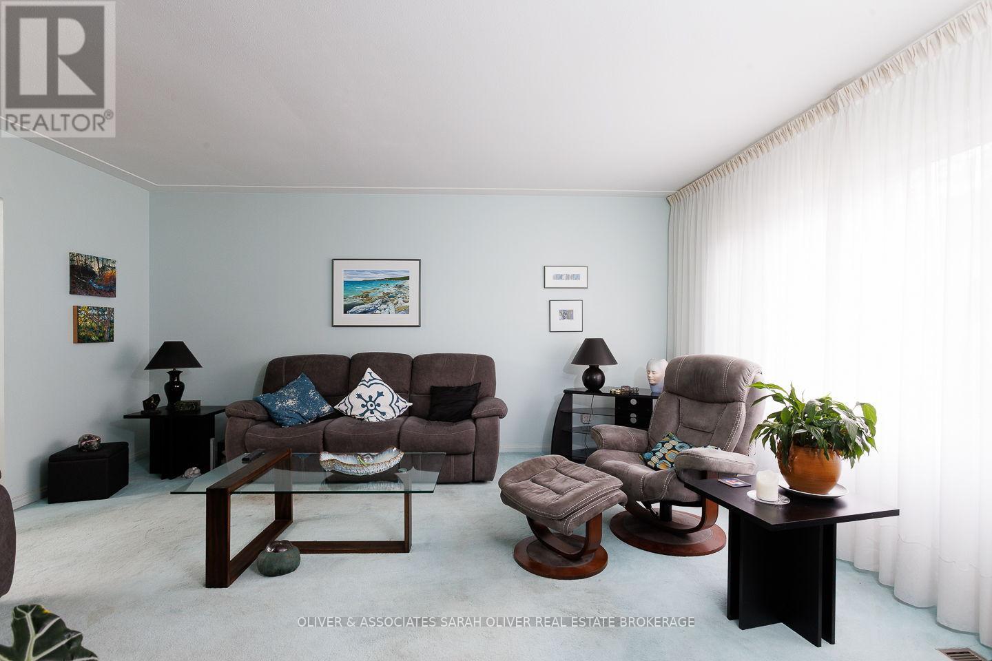 14 Brentwood Crescent, London North, Ontario  N6G 1X2 - Photo 4 - X13109414