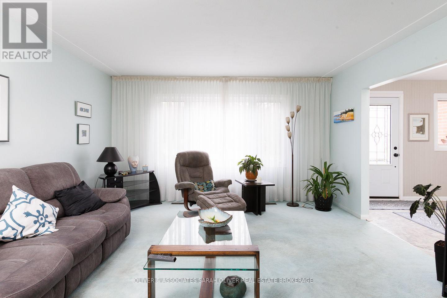 14 Brentwood Crescent, London North, Ontario  N6G 1X2 - Photo 5 - X13109414
