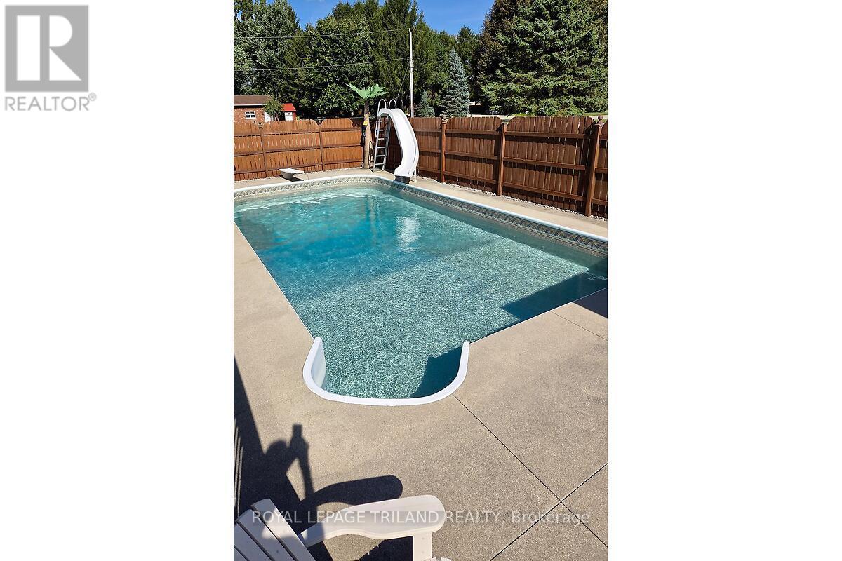 24671 Dodge Drive, Strathroy-Caradoc, Ontario  N7G 3B5 - Photo 11 - X13109446