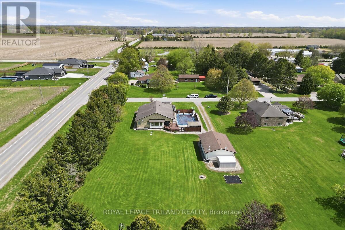 24671 Dodge Drive, Strathroy-Caradoc, Ontario  N7G 3B5 - Photo 4 - X13109446