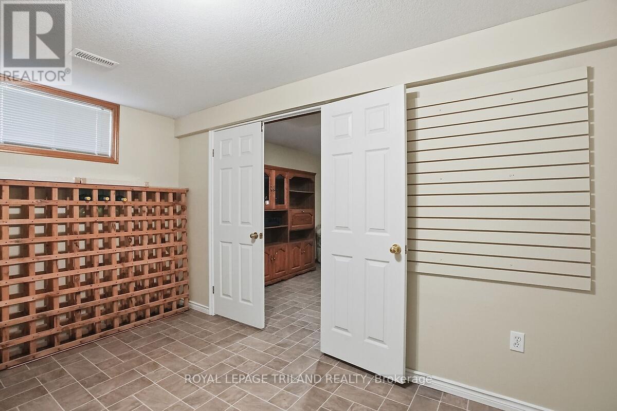 24671 Dodge Drive, Strathroy-Caradoc, Ontario  N7G 3B5 - Photo 45 - X13109446