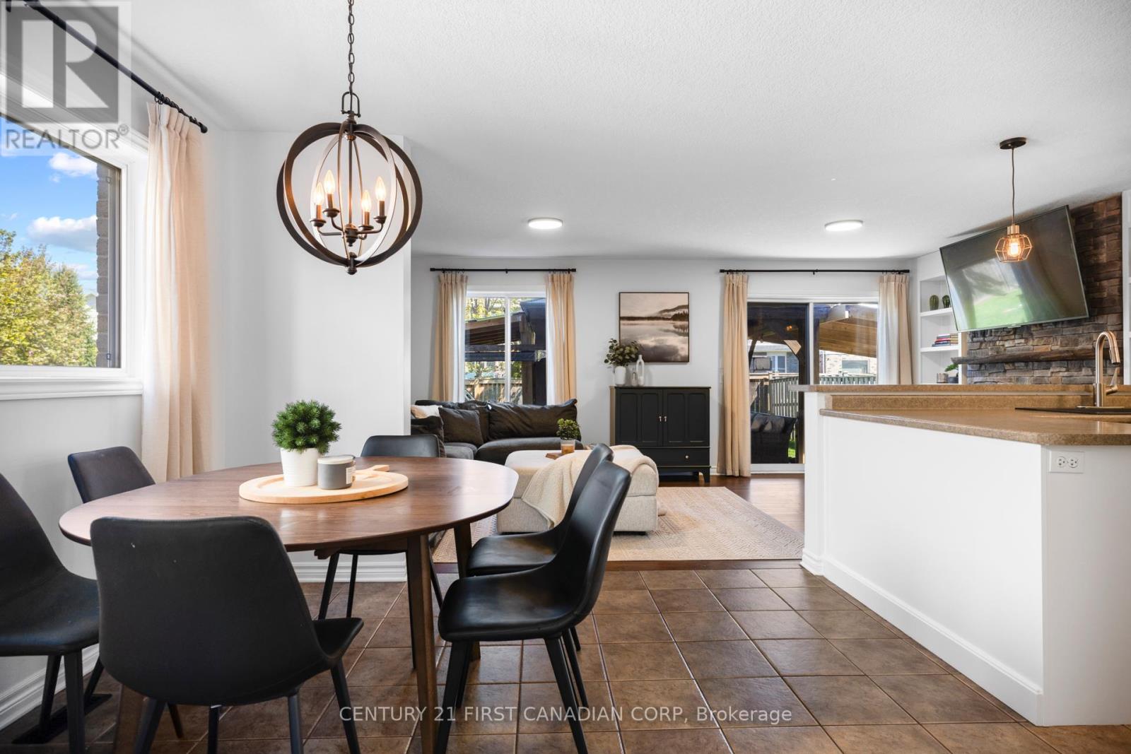 21 Pear Tree Avenue, St. Thomas, Ontario  N5R 0B5 - Photo 9 - X13109480
