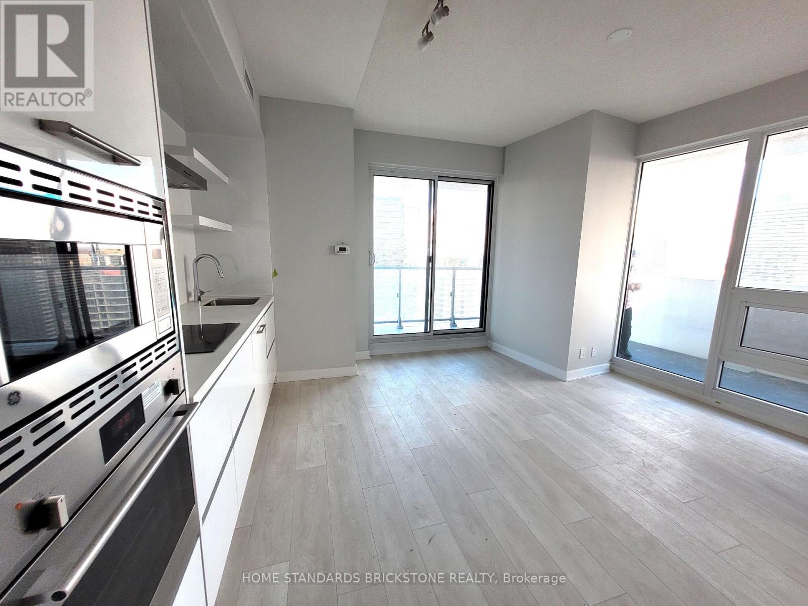 2602 - 2221 Yonge Street, Toronto, Ontario  M4S 2B4 - Photo 2 - C13109526