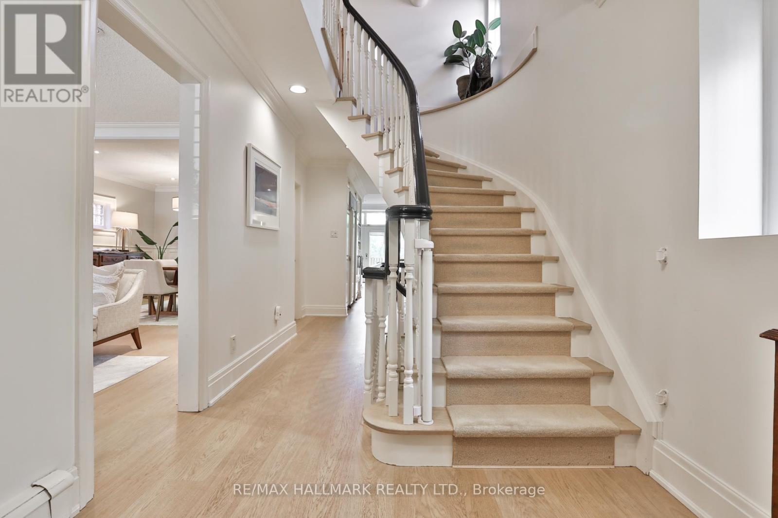 569 Briar Hill Avenue, Toronto, Ontario  M5N 1N1 - Photo 2 - C13109530