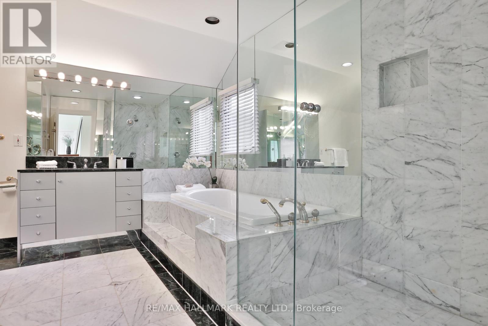 569 Briar Hill Avenue, Toronto, Ontario  M5N 1N1 - Photo 24 - C13109530