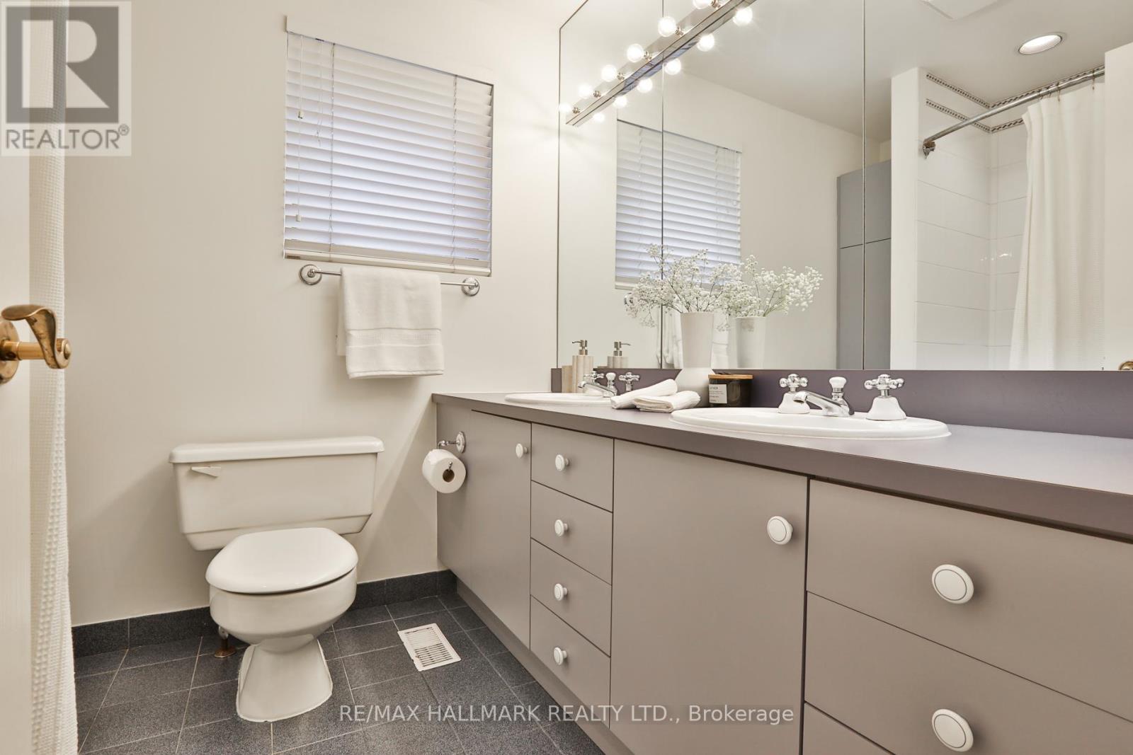 569 Briar Hill Avenue, Toronto, Ontario  M5N 1N1 - Photo 32 - C13109530
