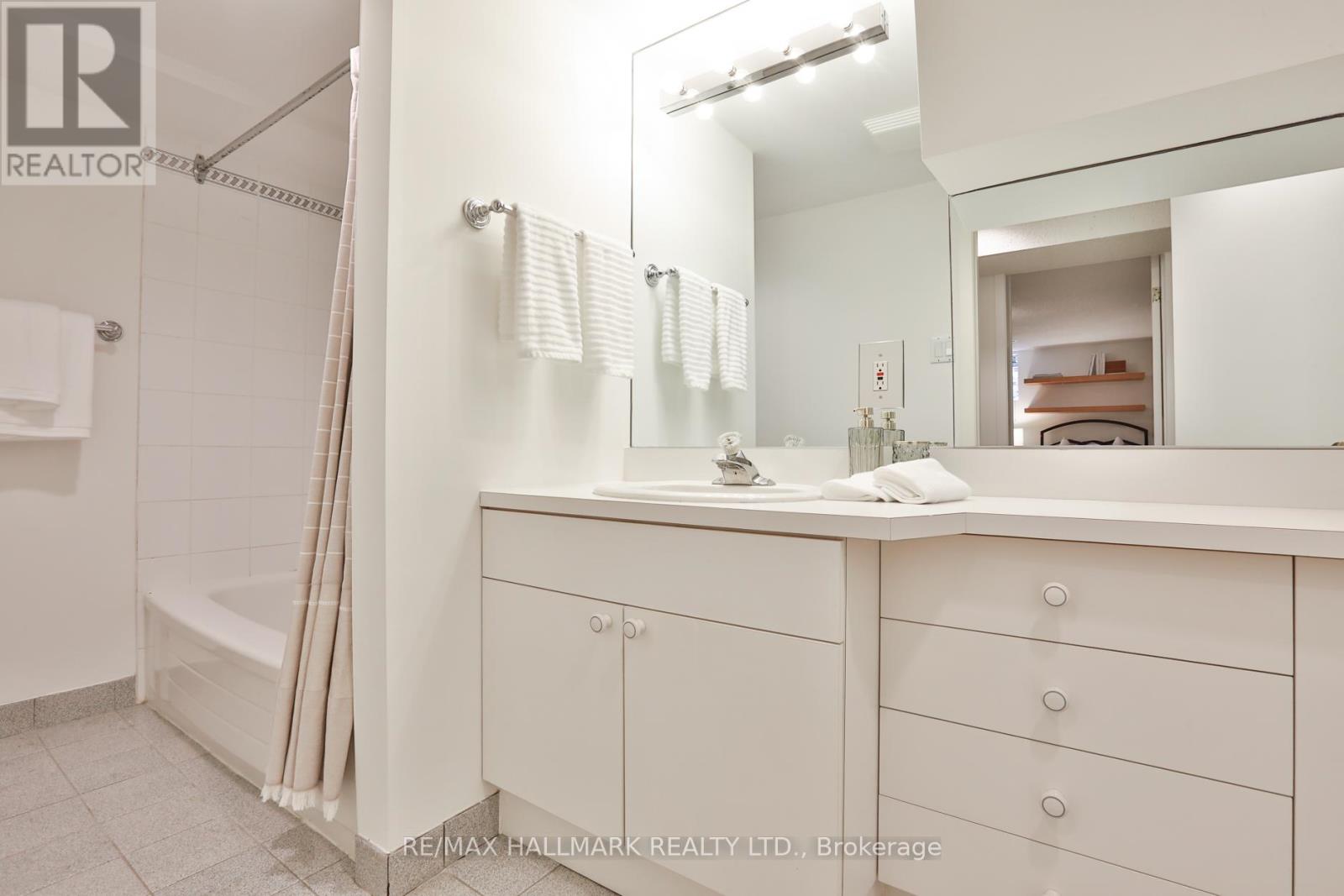 569 Briar Hill Avenue, Toronto, Ontario  M5N 1N1 - Photo 38 - C13109530